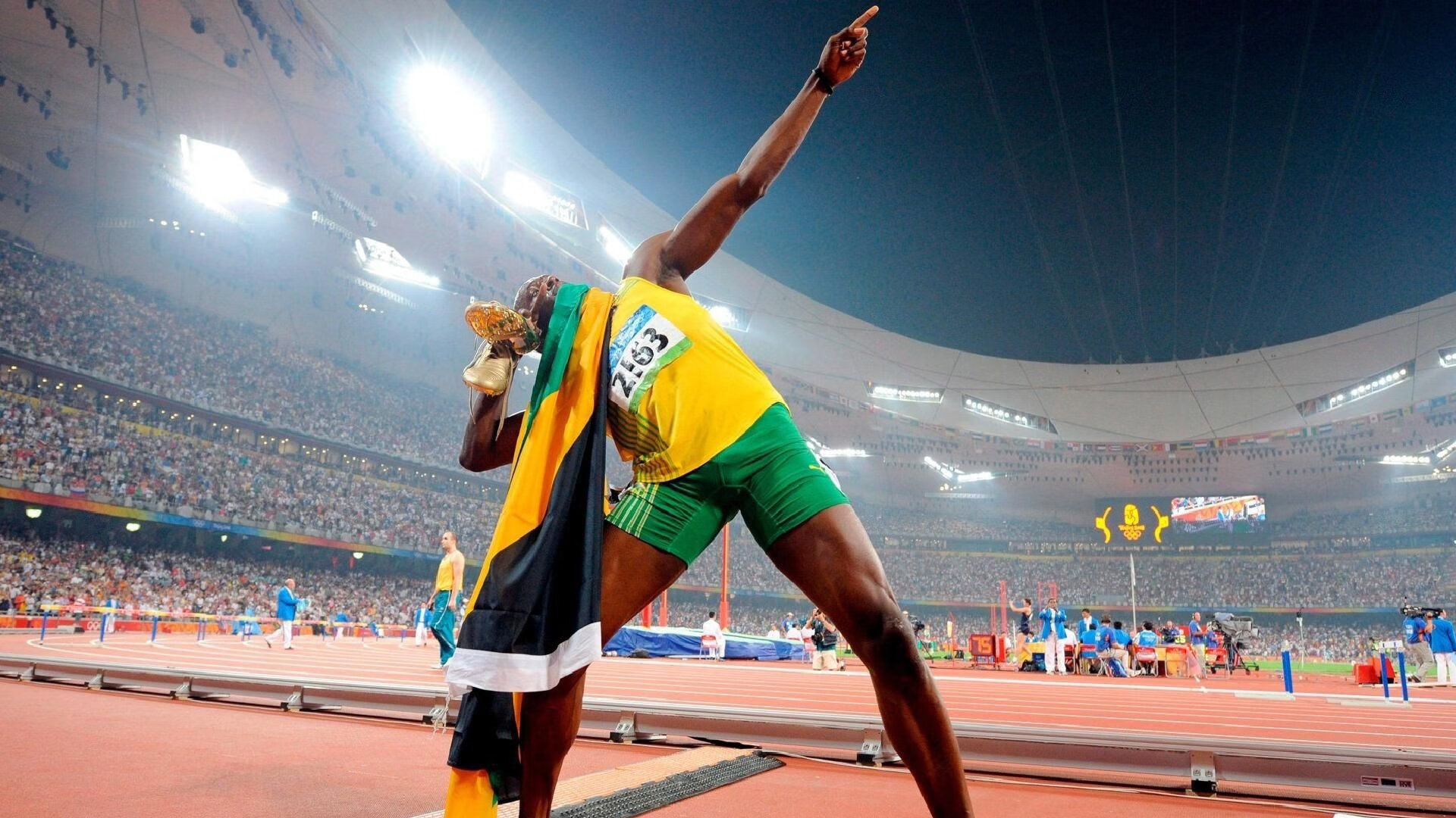 德国男将蛙泳项目稳定输出，德国泳装比赛