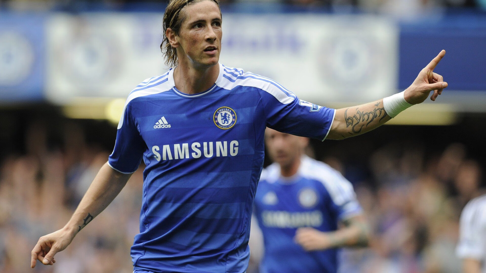 英超巅峰决战:悬念不断,精彩继续!,英超经典比赛